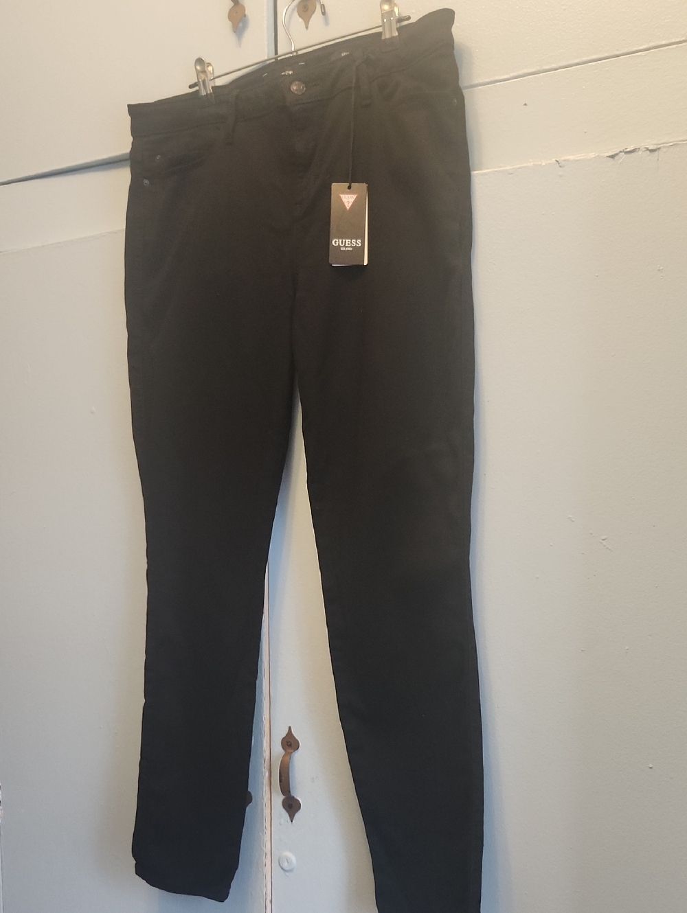 GUESS Women’s Black Skinny Jeans